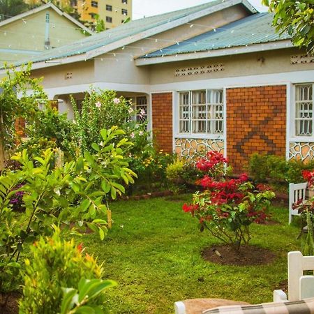 City Oasis By Siima _ Hidden Gem City Family Home 坎帕拉 外观 照片