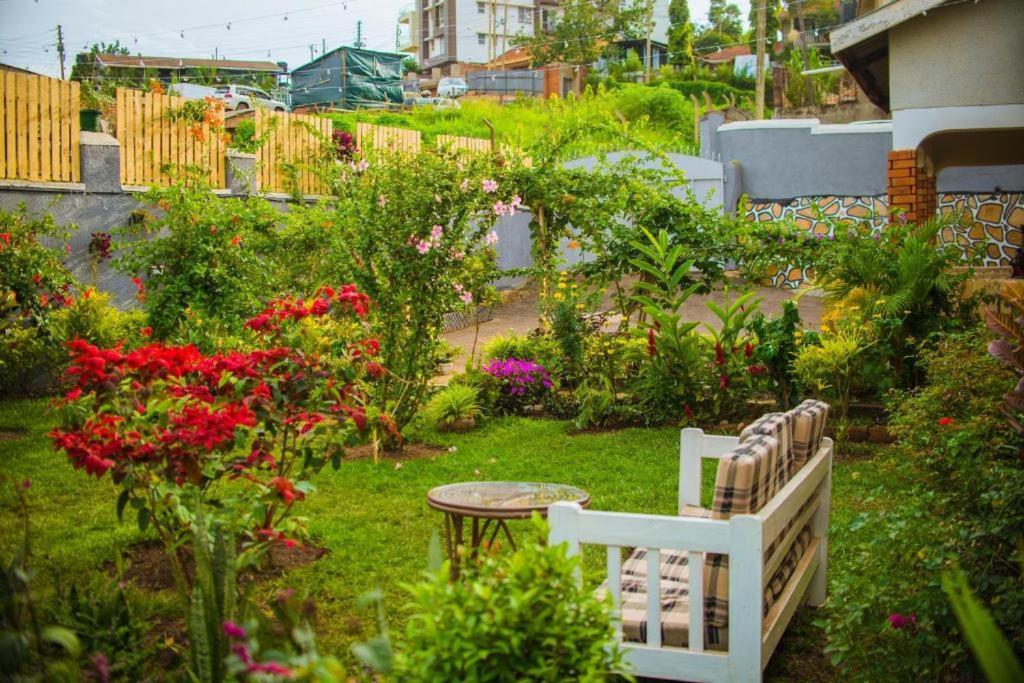 City Oasis By Siima _ Hidden Gem City Family Home 坎帕拉 外观 照片